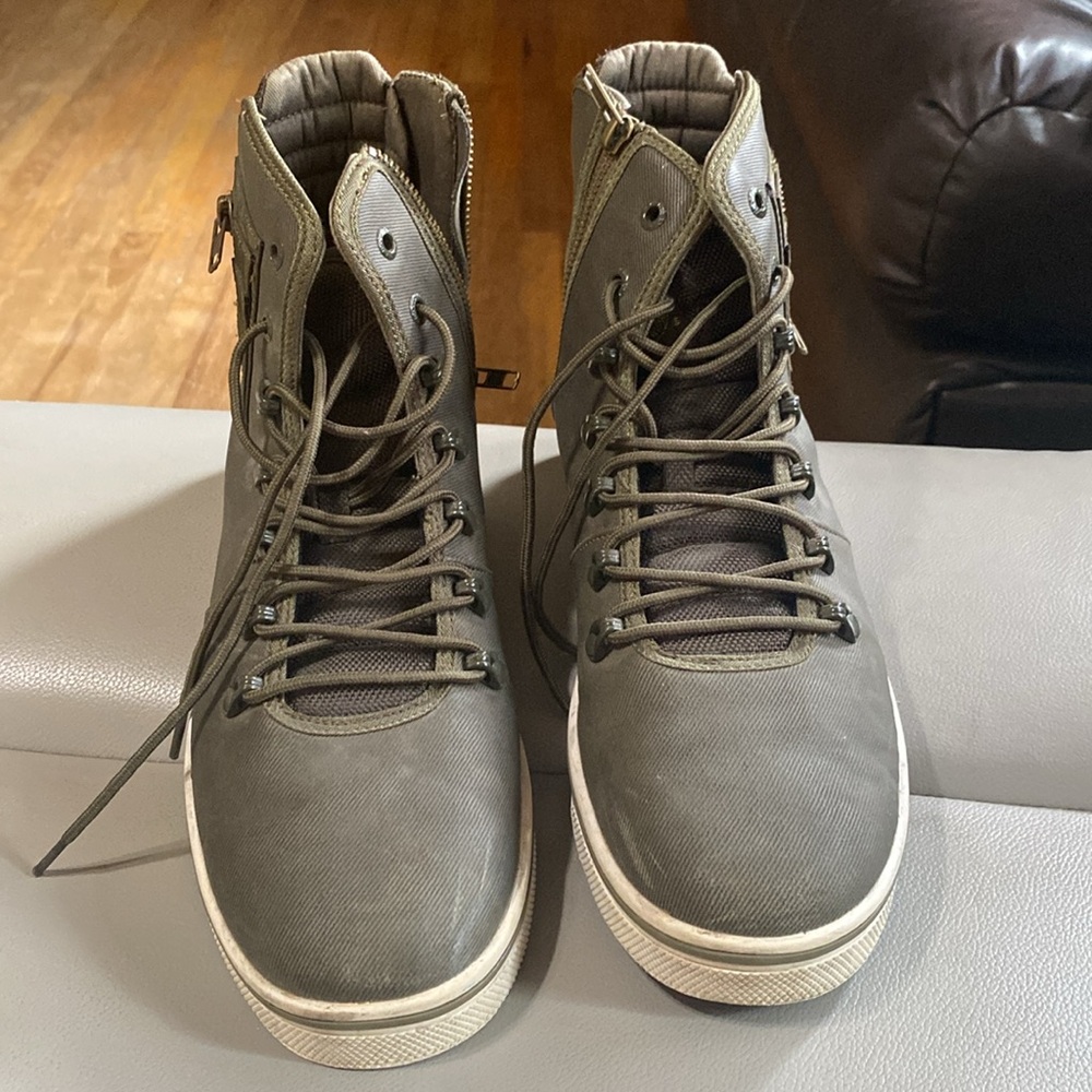 Men's High-Top Sneakers with Side Zipper in grayish olive